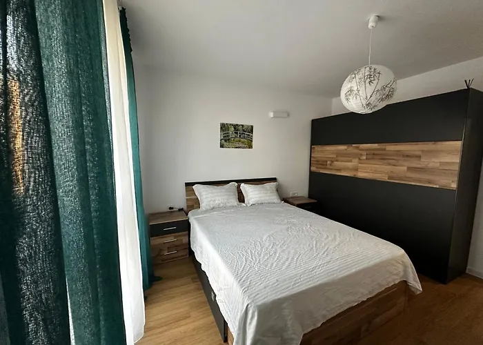 Delux 3 - модерен апартамент,2 спални,център