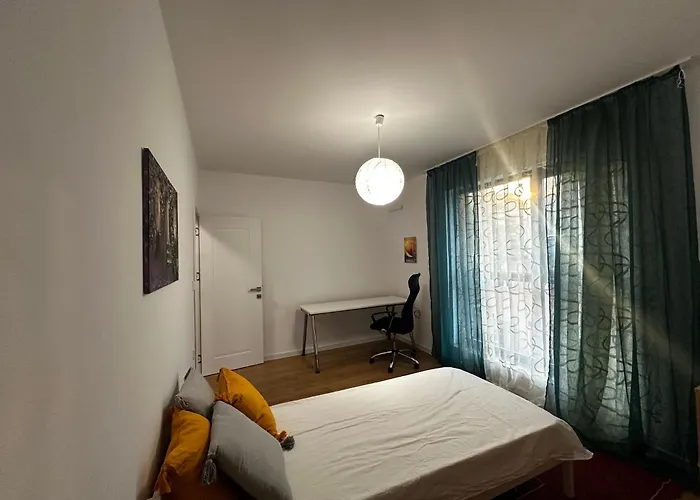 Delux 3 - модерен апартамент,2 спални,център *